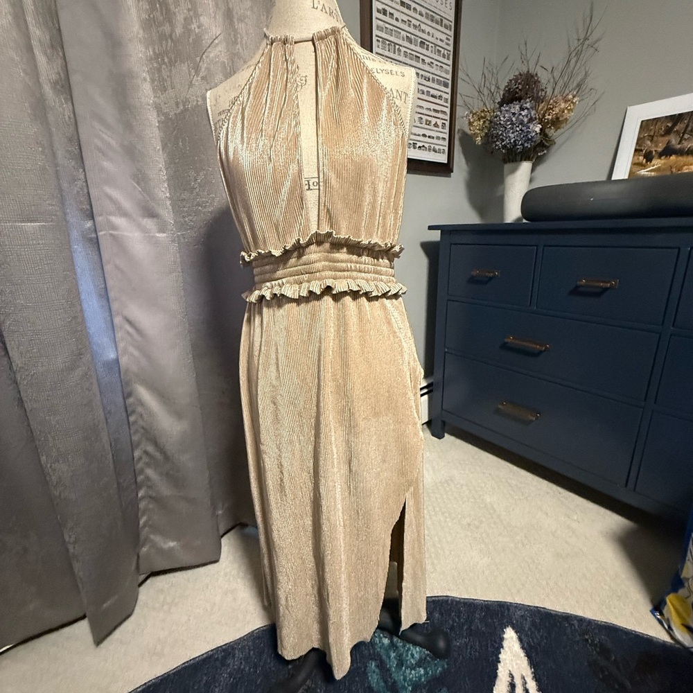 Saylor Gold Metallic Pleated Halter Midi Dress – Size M